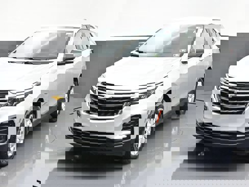 Certified 2022 Chevrolet Equinox LS w/ LS Convenience Package image 3