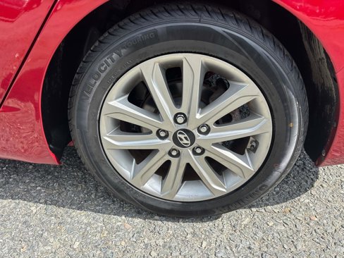 Used 2016 Hyundai Elantra SE w/ Option Group 02 image 7