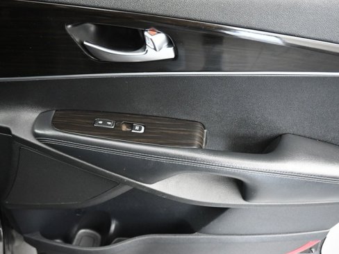 Used 2020 Kia Sorento LX image 47