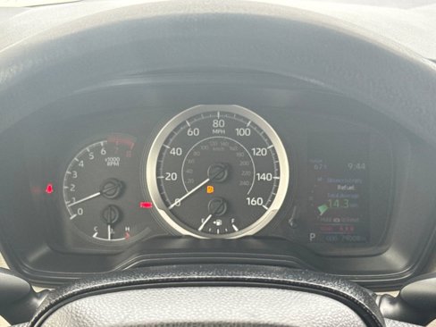 Used 2021 Toyota Corolla LE image 15