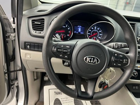 Used 2020 Kia Sedona LX image 25