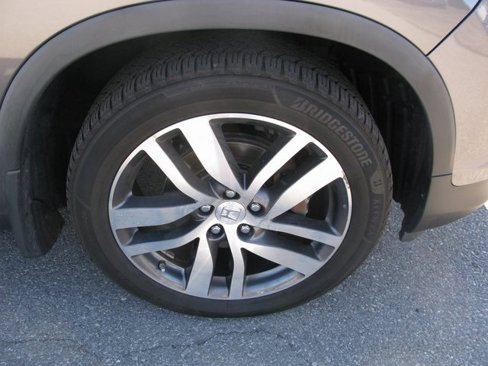 Used 2017 Honda Pilot Touring image 11