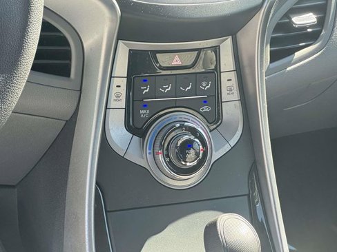 Used 2013 Hyundai Elantra GLS image 22