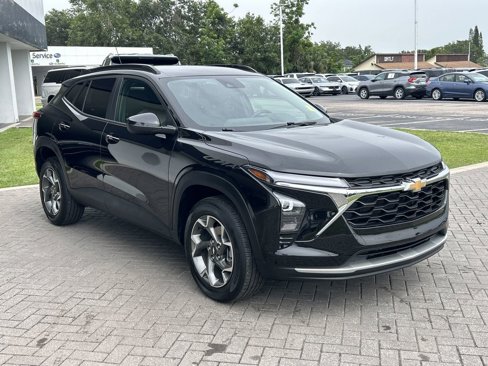 Certified 2024 Chevrolet Trax LT w/ Driver Confidence Package image 8
