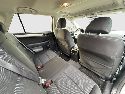 Used 2017 Subaru Outback 2.5i Premium image 32