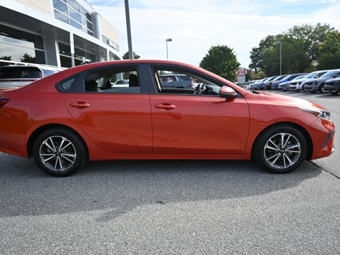Used 2022 Kia Forte LXS w/ LXS Technology Package image 4