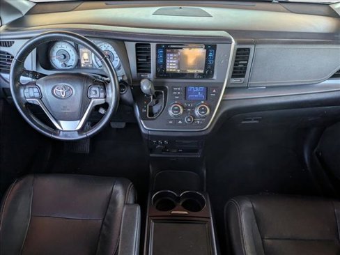 Used 2015 Toyota Sienna SE Premium image 14