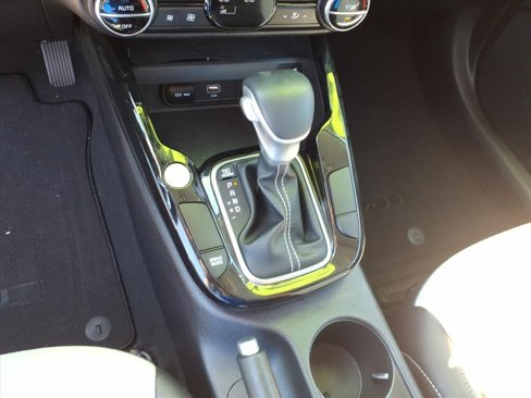 Used 2023 Kia Soul GT-Line image 24