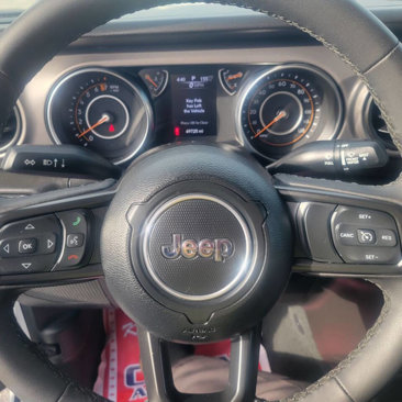 Used 2023 Jeep Gladiator Sport image 11