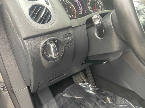 Used 2016 Volkswagen Tiguan SEL image 21
