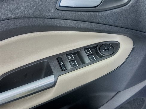 Used 2019 Ford Escape SEL image 18