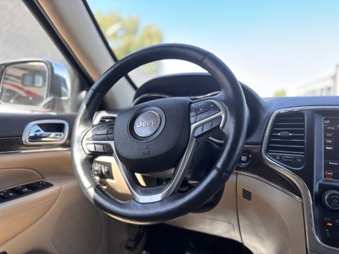 Used 2018 Jeep Grand Cherokee Limited image 15