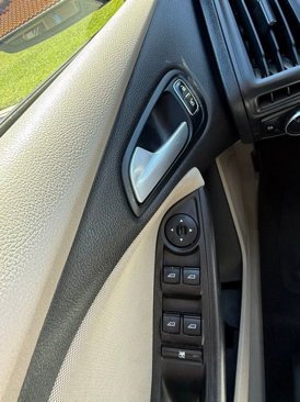 Used 2017 Ford Focus SE image 16