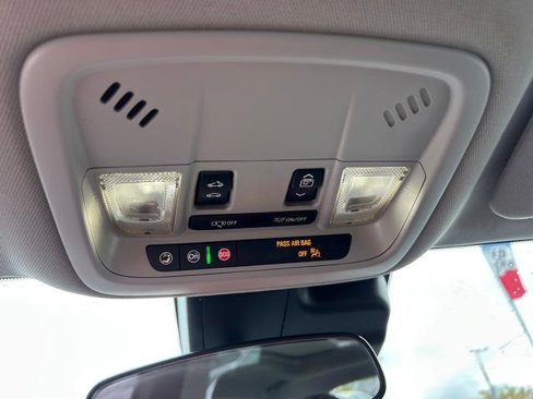 Used 2024 Chevrolet Malibu LT image 25