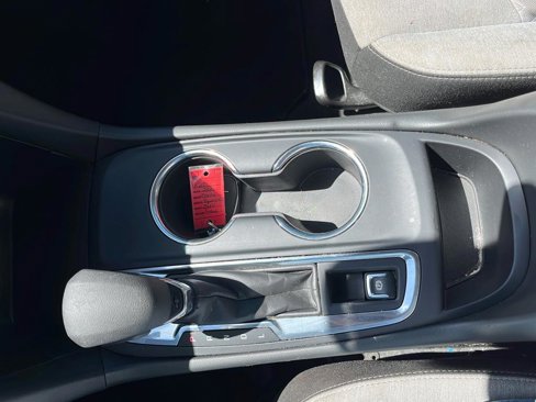 Used 2023 Chevrolet Equinox LS image 32
