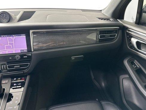 Certified 2024 Porsche Macan w/ Premium Plus Package image 32