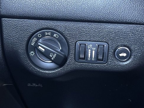 Used 2023 Chrysler 300 S image 18