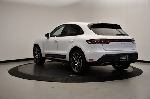 Used 2025 Porsche Macan image 3
