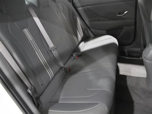 Certified 2023 Hyundai Elantra SEL w/ Convenience Package image 17
