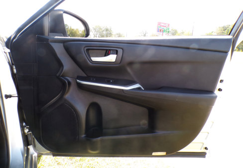 Used 2017 Toyota Camry SE image 20