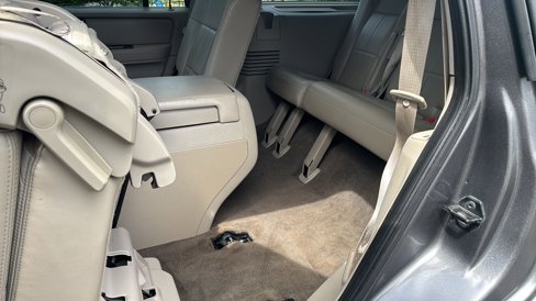 Used 2012 Lincoln Navigator 4WD image 26