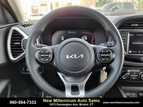 Used 2023 Kia Soul LX w/ LX Technology Package image 25