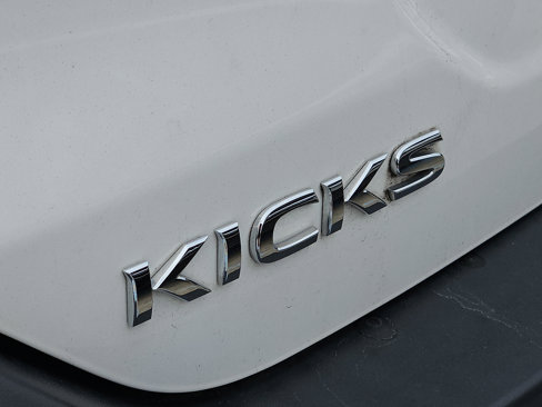 Used 2020 Nissan Kicks SR image 9