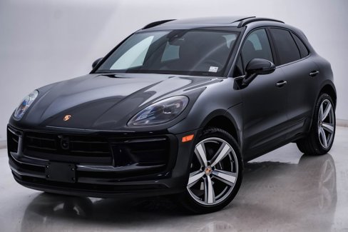 Certified 2024 Porsche Macan image 3