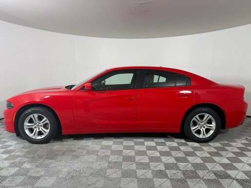 Used 2022 Dodge Charger SXT image 3