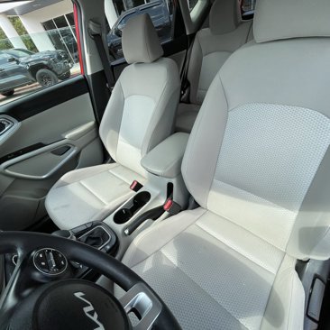 Used 2024 Kia Soul LX w/ Option Group 015 image 19