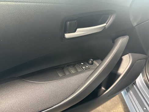 Used 2021 Toyota Corolla L image 27
