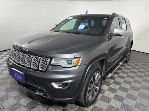 Used 2017 Jeep Grand Cherokee Overland image 3
