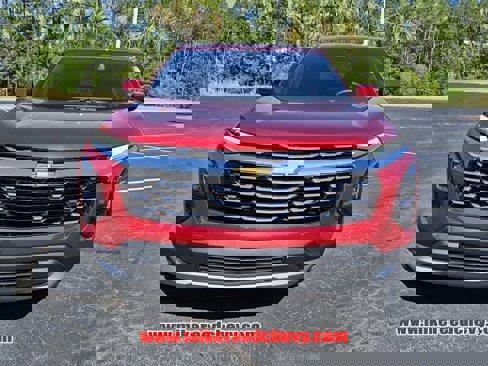 New 2025 Chevrolet Equinox LT image 2