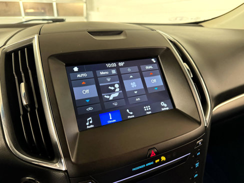 Used 2019 Ford Edge Titanium image 22