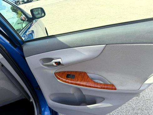 Used 2009 Toyota Corolla CE image 18