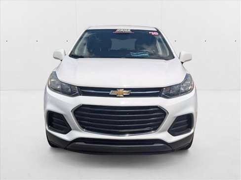 Used 2018 Chevrolet Trax LS image 2