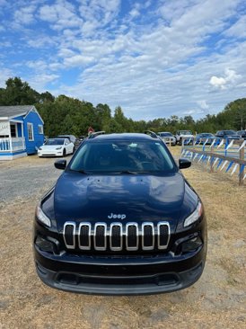 Used 2016 Jeep Cherokee Sport image 2