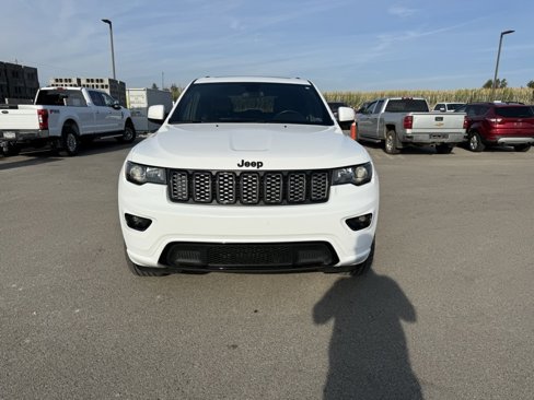 Used 2021 Jeep Grand Cherokee Laredo X image 2