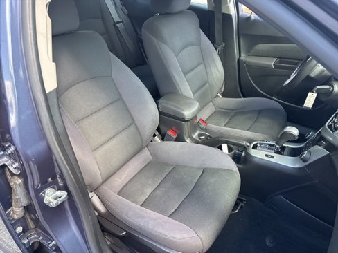 Used 2014 Chevrolet Cruze LT image 9