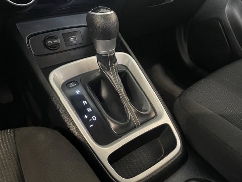 Used 2020 Hyundai Venue SE image 23