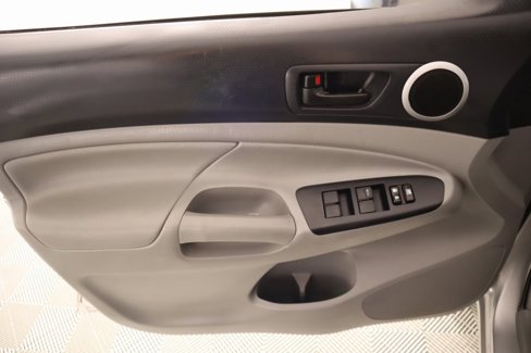 Used 2015 Toyota Tacoma PreRunner image 14