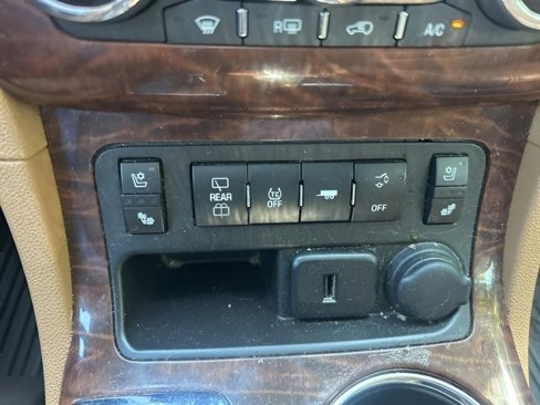 Used 2017 Buick Enclave Premium w/ Experience Buick Package image 27