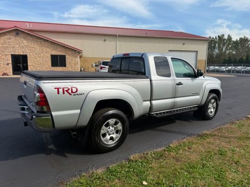 Used 2011 Toyota Tacoma 4x4 Access Cab image 4