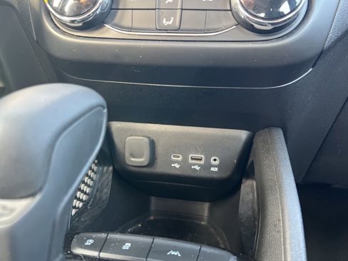 Used 2021 Chevrolet TrailBlazer LS image 19