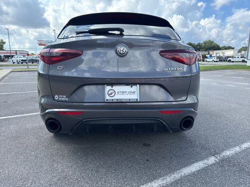 Used 2023 Alfa Romeo Stelvio Veloce image 8