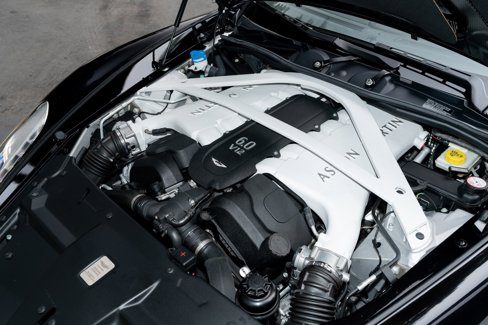Used 2014 Aston Martin Vanquish Coupe image 12