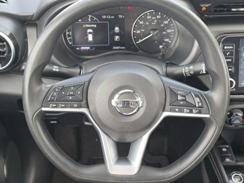 Used 2021 Nissan Kicks SV image 13