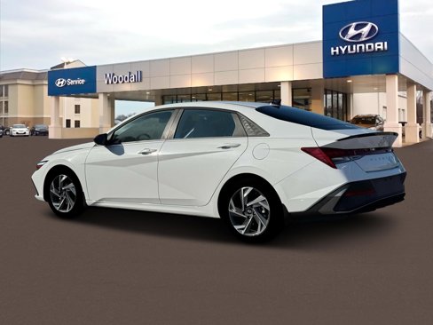 New 2025 Hyundai Elantra SEL image 4