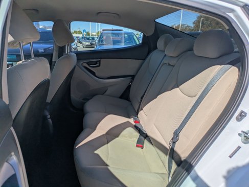 Used 2015 Hyundai Elantra SE image 26