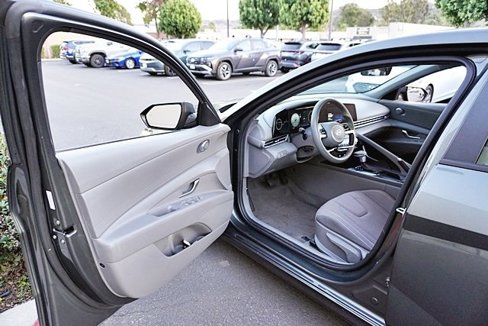Certified 2024 Hyundai Elantra SEL image 36